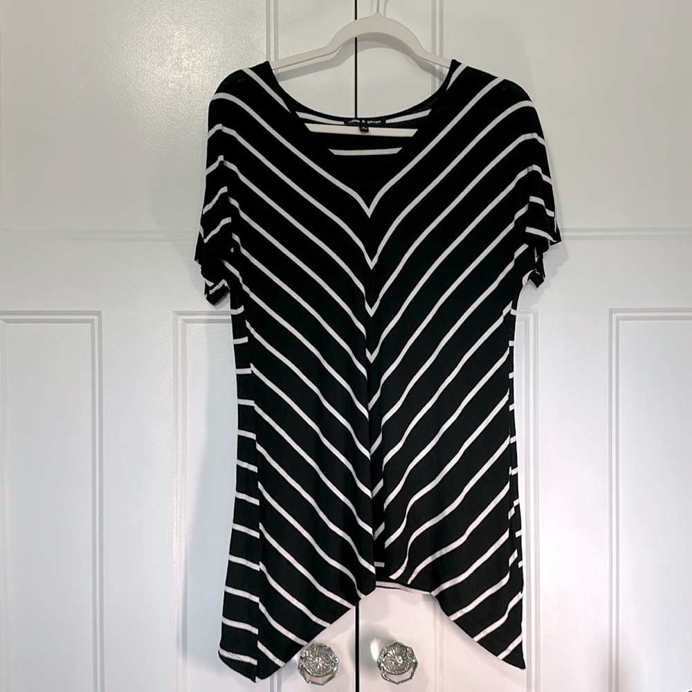 Cable & Guage 
* Black and white chevron asymmetrical tunic top